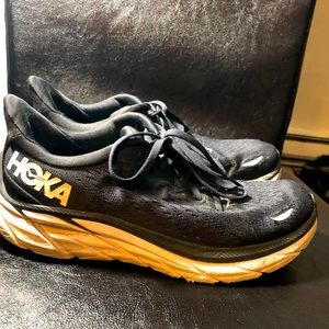 HOKA One One Clifton 8 Women’s Black White Athletic Running Sneakers Size 7D